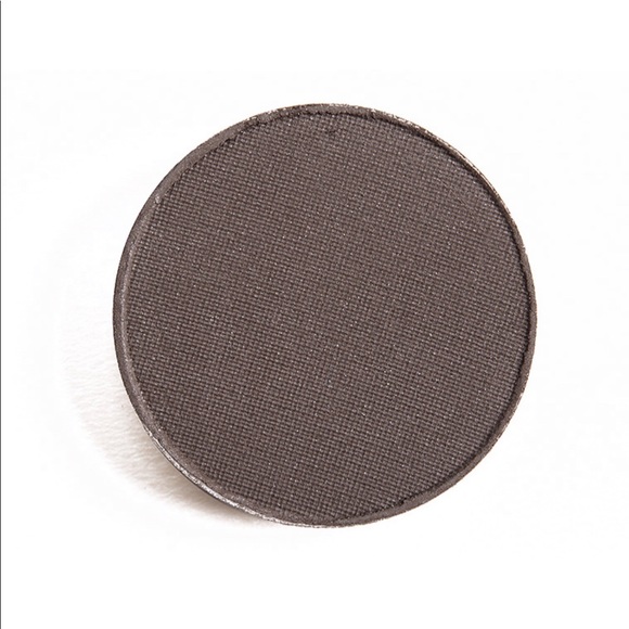 MAC “Print” satin eyeshadow - Picture 1 of 3